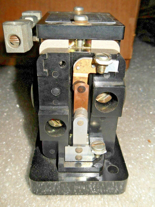 Allen-Bradley 810-A02A Ser B Magnetic Overload Relay