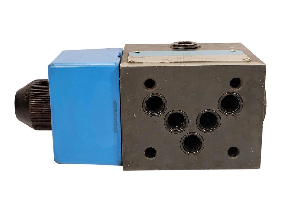 Vickers DG4S4-010B-U-B-60 3000 psi Hydraulic Solenoid Valve w/ 110/120 V AC Coil