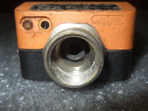 1 IFM EfectorIC5005 ICE3040-FPKG Proximity Switch