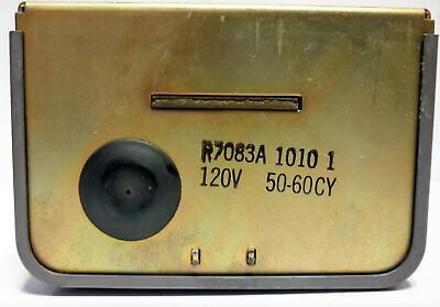 Honeywell R7083A-1010 Relay with Transformer