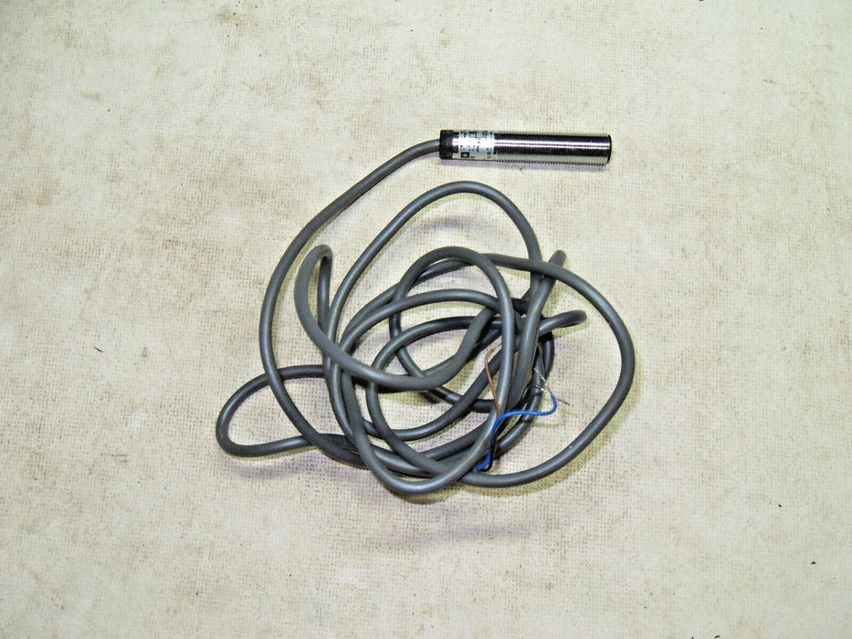 Telemecanique XSA-H02713 Proximity Switch