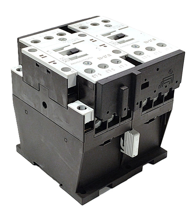 Eaton DIULM17/21 XTCE018C01 110/120 V 17 A Reversing Contactor