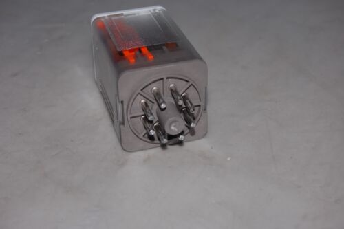 Allen-Bradley 700-HA32A24-4 Tube Base Relay