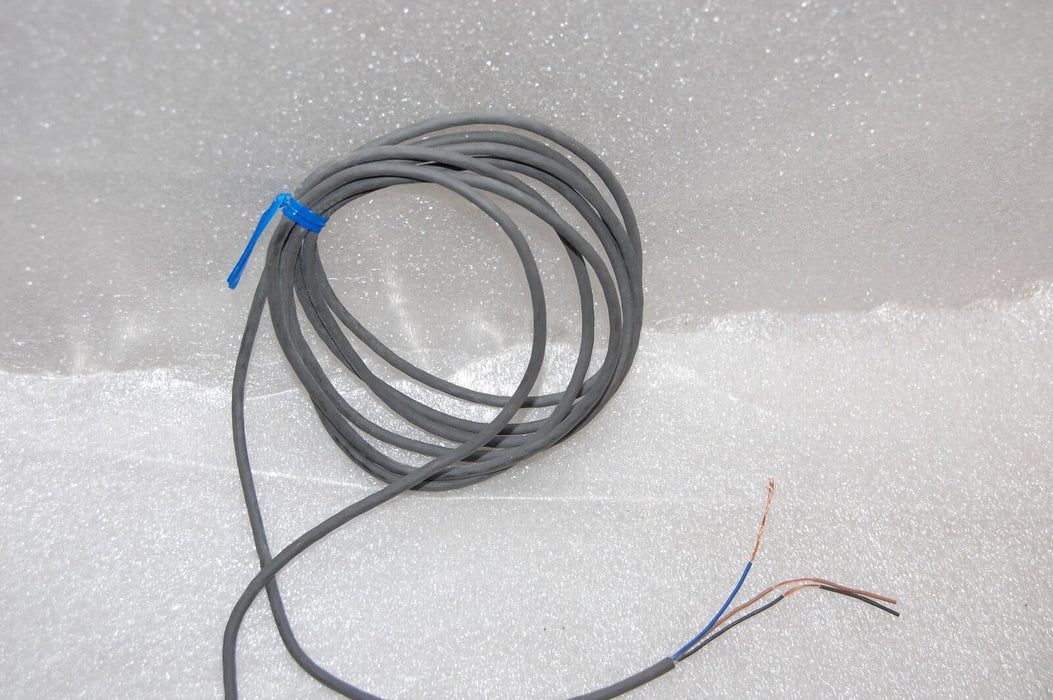 Omron E2E-X1C1 Proximity Switch