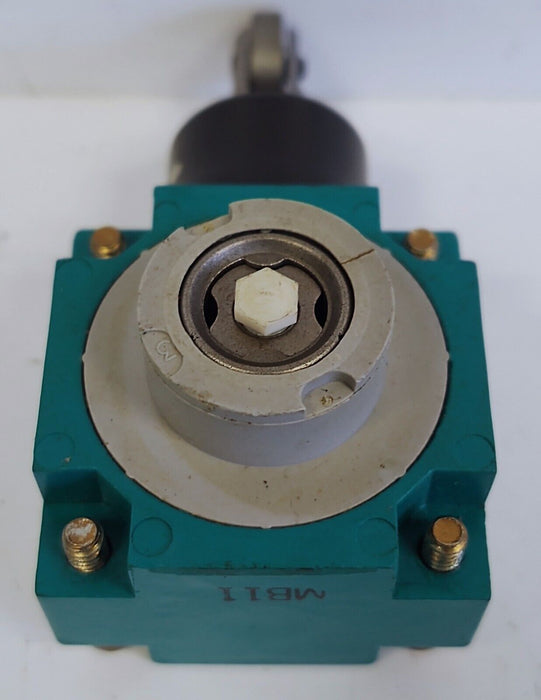 Allen-Bradley 802M-KX Roller Plunger Sealed Limit Switch Head Only
