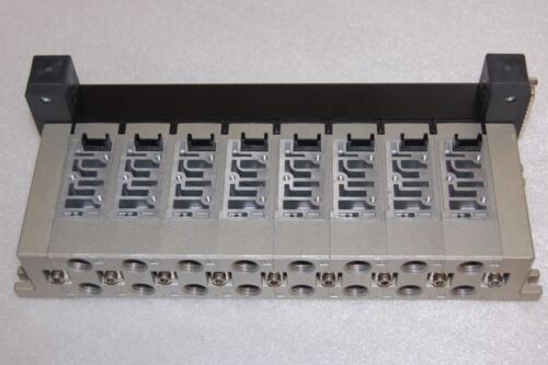 SMC VV5R2-01FU1-081-0 PNEUMATIC MANIFOLD