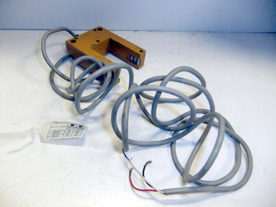 OMRON E3S-GS3E4 PHOTOELECTRIC SWITCH- NO BOX