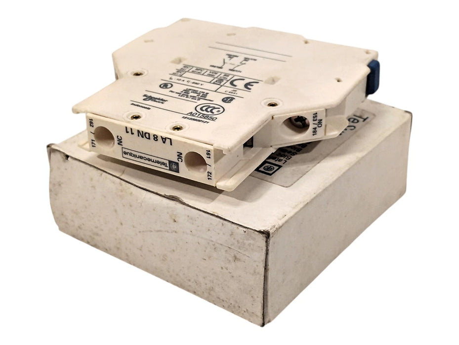 Telemecanique LA8-DN11 023648 690 V AC 10 A Lateral Contact Block w/ 1NC and 1NO