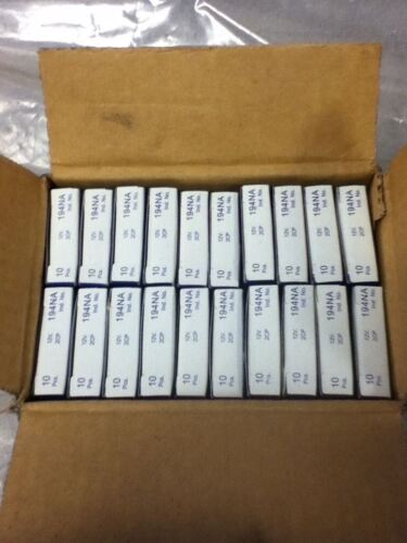 LOT OF 200 CANDLEPOWER 194NA LAMPS