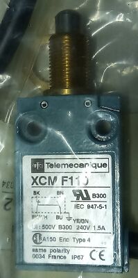 Telemecanique XCM F110 240 V AC 10 A Roller Plunger Limit Switch