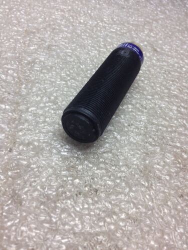 Telemecanique Xu2-P18Pl9Ab-R Photo Sensor