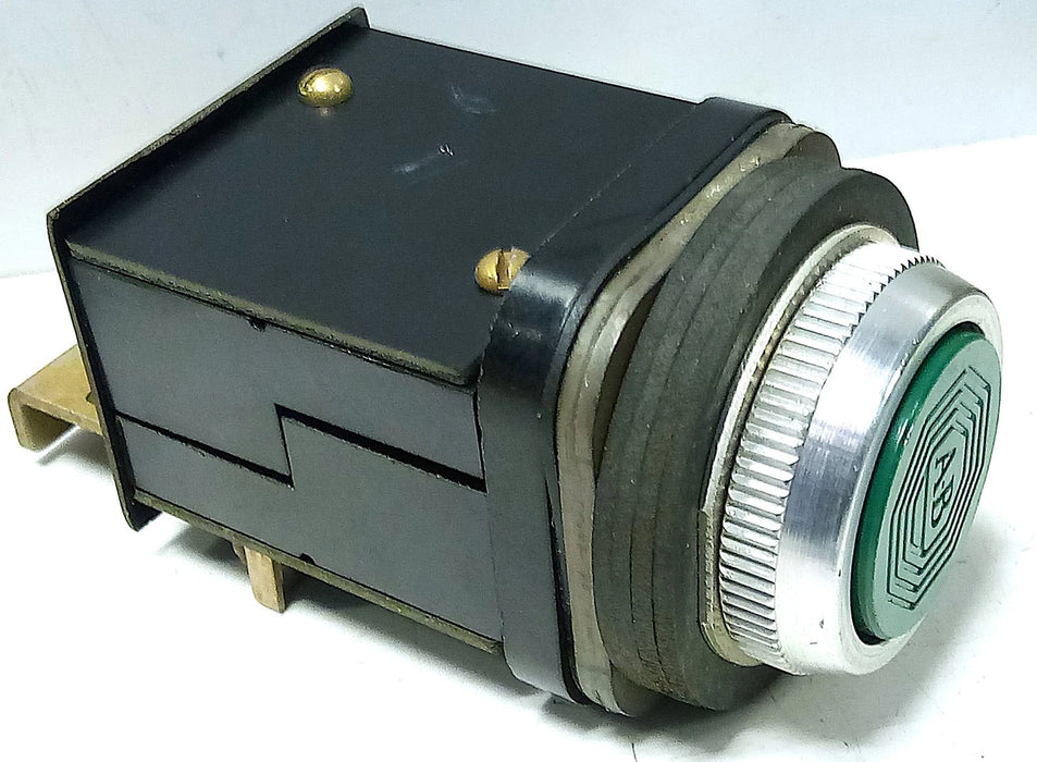 Allen-Bradley 800T-A1T1 Green Round Flush Head Pushbutton with Time Delay Relay