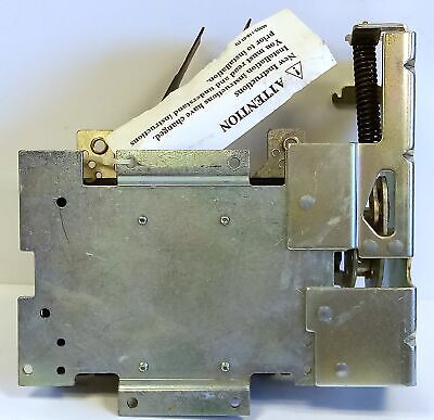 1494V-FS100 Trailer Fuse Block and 1494V-DS100 Disconnect Switch