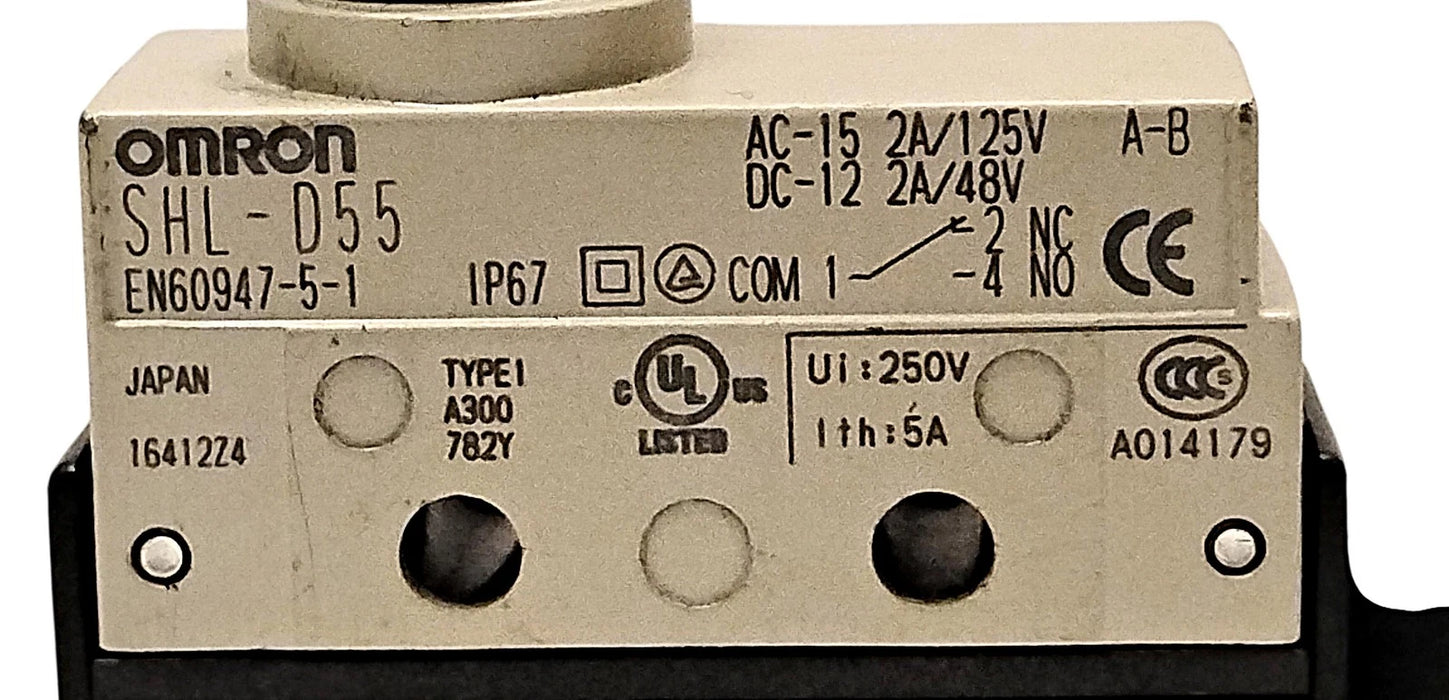 Omron SHL-D55 250 V AC 5 A Plunger Style Limit Switch