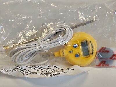 VWR International 61161-283 Traceable Waterproof Thermometer w/ Probe and Cable
