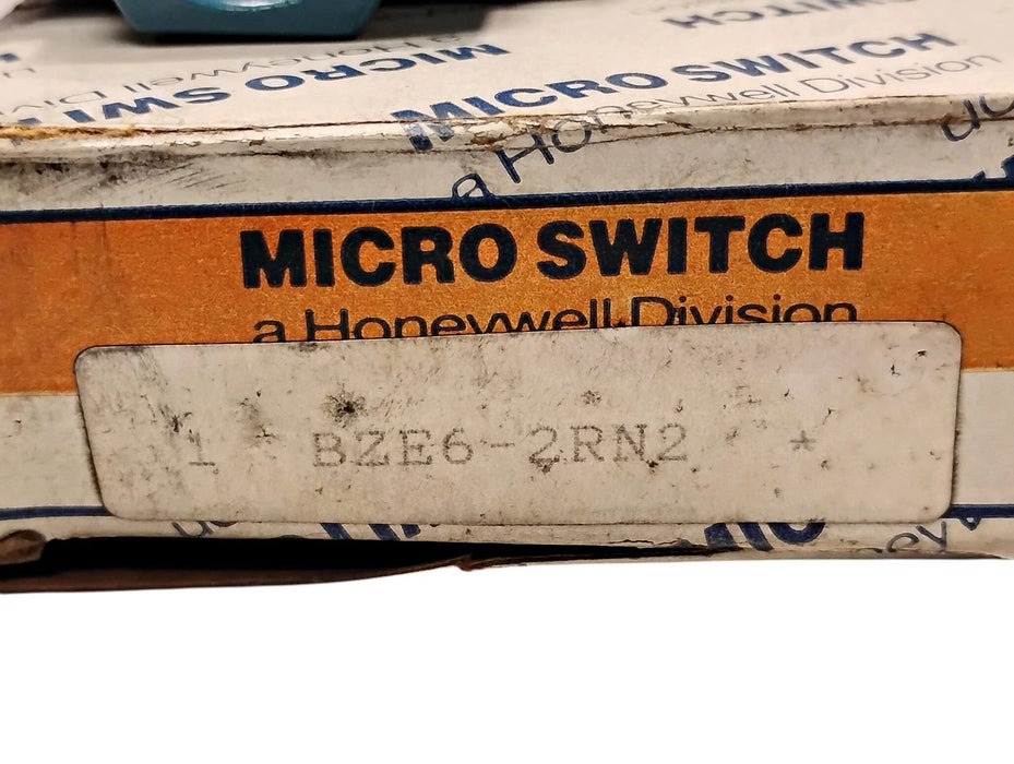 Micro Switch BZE6-2RN2 250 V AC 15 A Roller Plunger Limit Switch