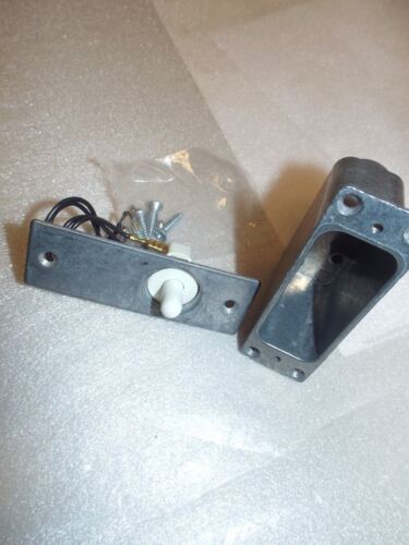 Thomas & Betts 4YF22 Automatic Door Operated Light Switch