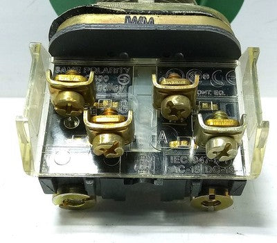 Allen-Bradley 800T-D1JA 30.5 mm Momentary Green Jumbo Mushroom Pushbutton