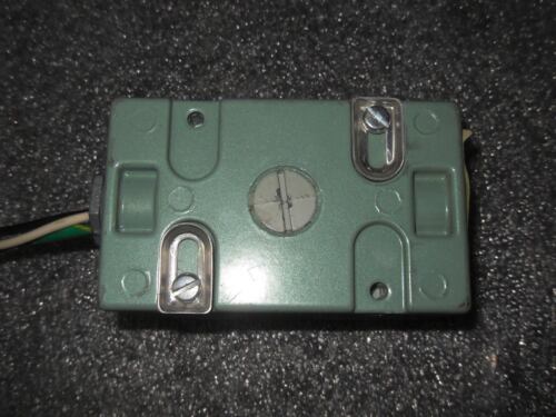 IT Protector P-1S 120 ZA01-001 Surge Suppressor