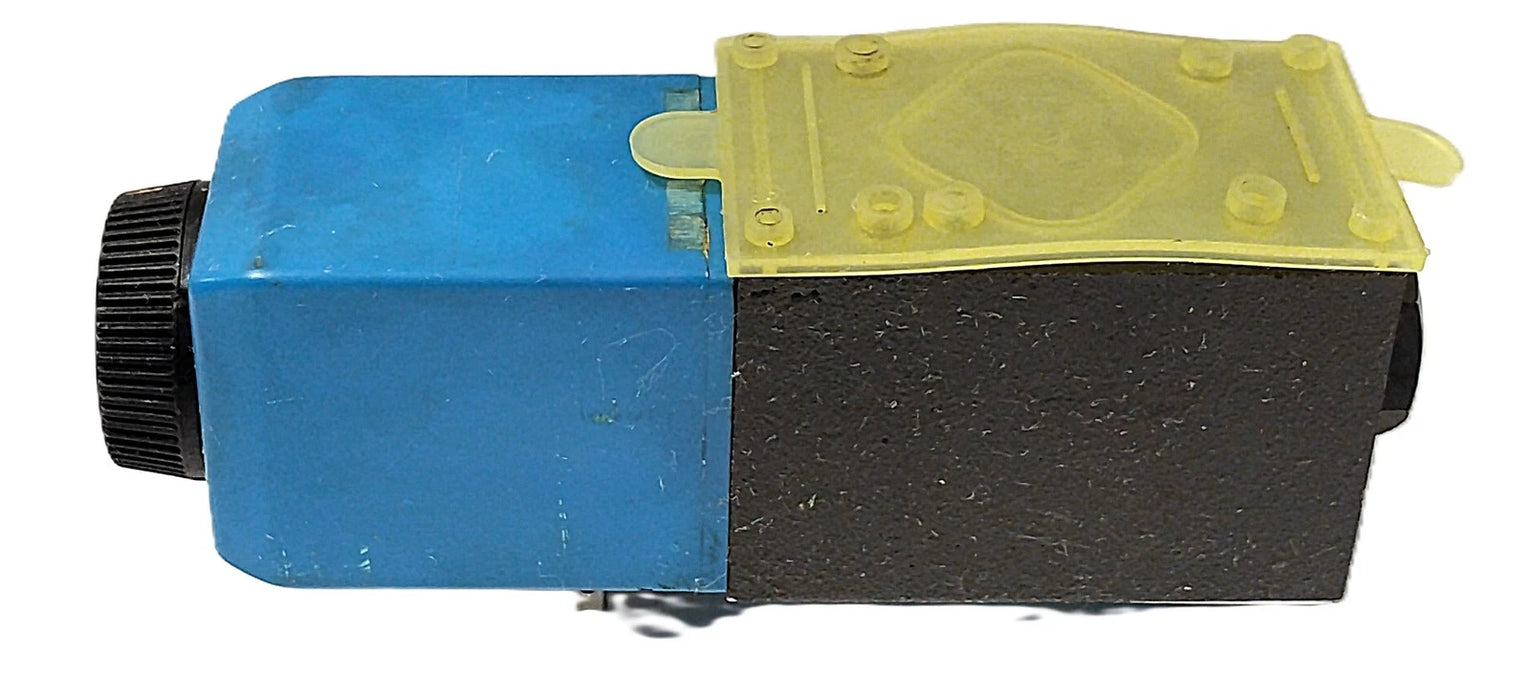 Vickers DG4V-3-2AL-M-U-H7-60 210 bar Solenoid Valve w/ 24 V DC Coil