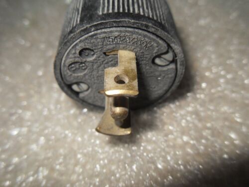 1 OMRON E3F2-DS10C4-N PHOTOELECTRIC SWITCH