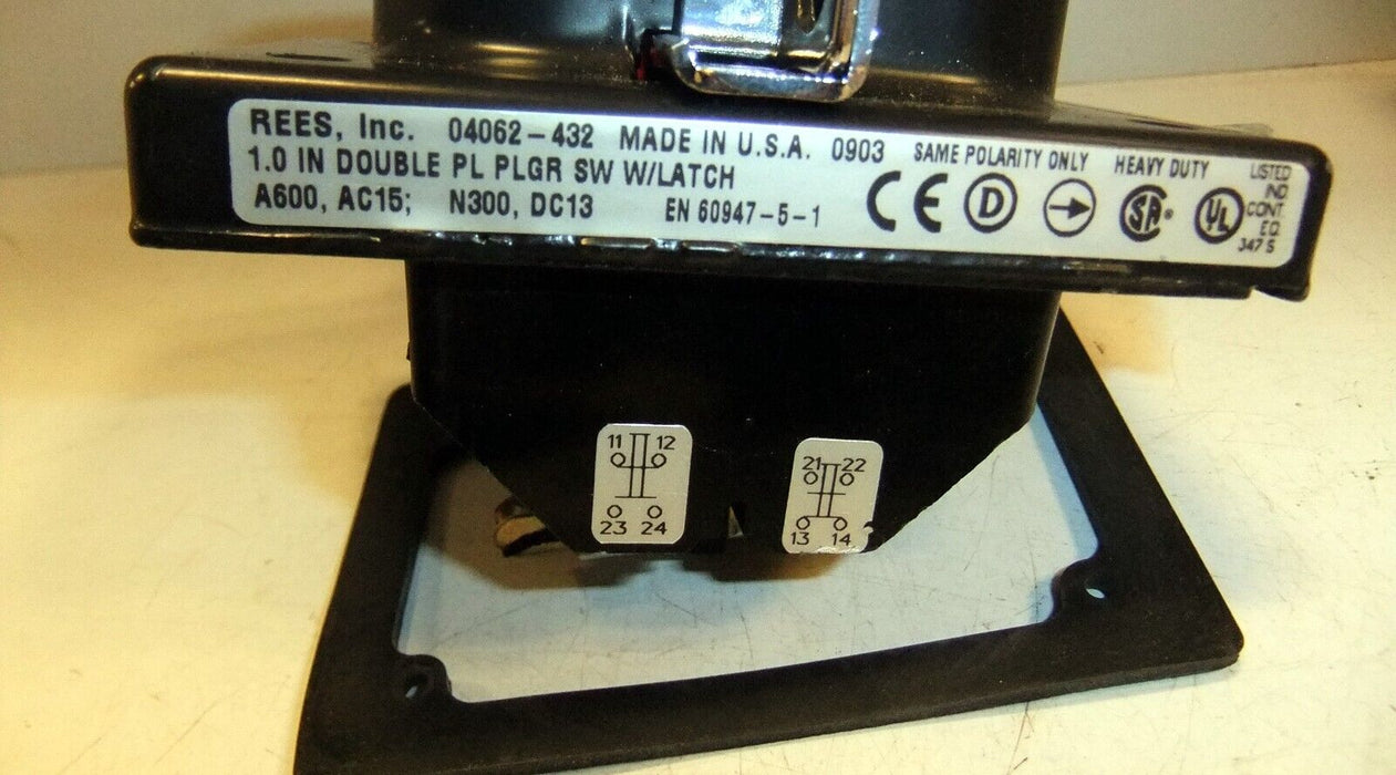 Rees Inc 04062-032 0903 Selector Switch Same Polarity