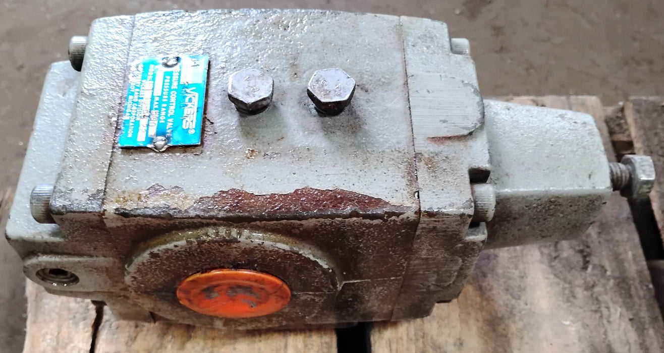 Vickers RT-10-B4-22 1-1/4" 500 PSI Pipe-Mounted Hydraulic Pressure Control Valve