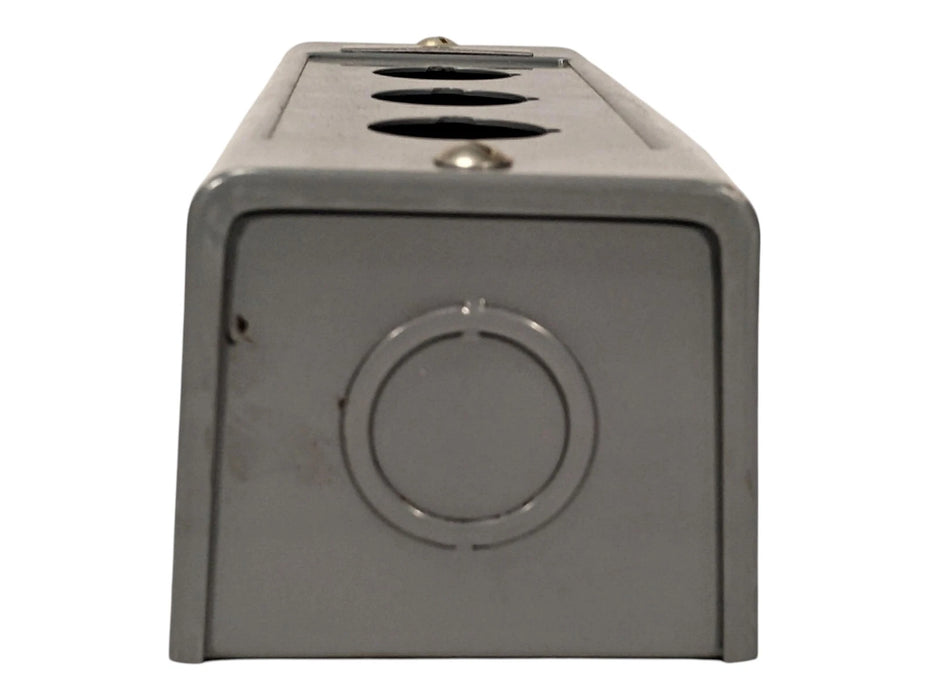 Allen-Bradley 800H-3HZ Series L Pushbutton Enclosure w/ 3-30 mm Button Spaces