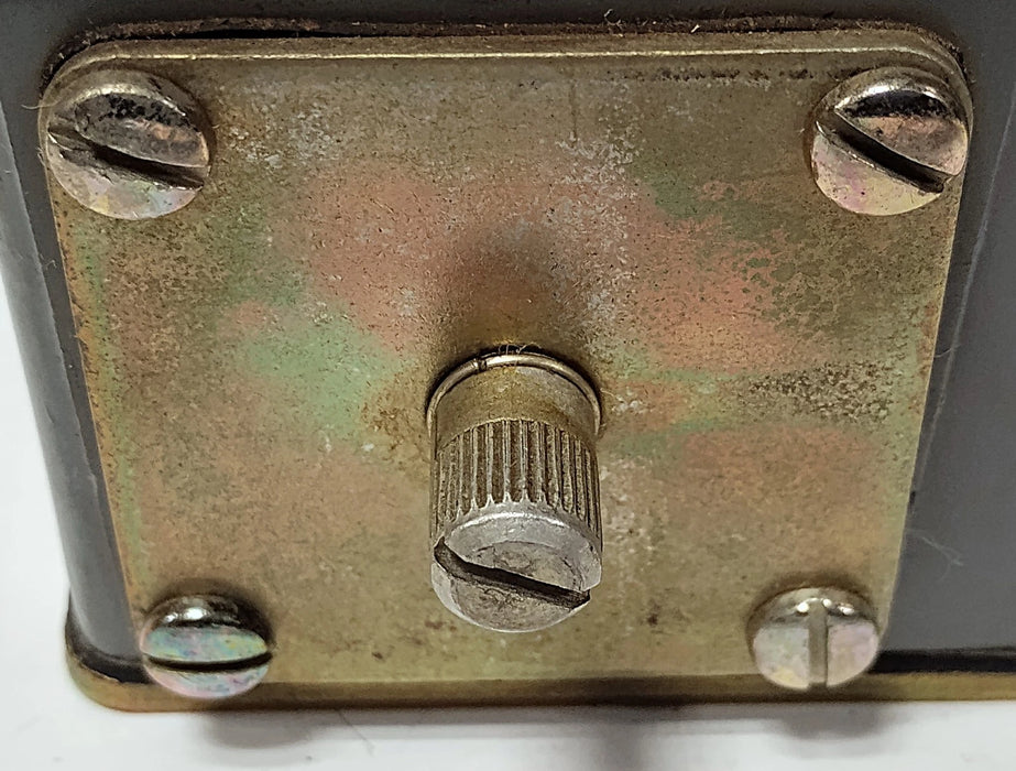 Square D 9012ACW5 Ser B 600 V AC 1-75 psi Differential Pressure Switch