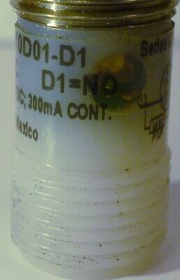 Eaton E59-F12C110D01-D1 iProx Field Programmable Inductive Proximity Sensor