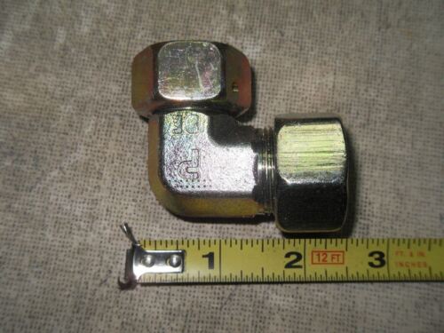 1 LOT OF 3 PARKER EW18ZLA3C ELBOW FITTINGS