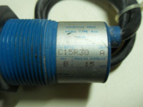 2 Allen-Bradley 871C-C15R30 Proximity Sensor