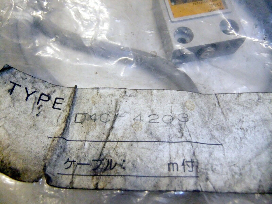 Omron D4C-4203 Limit Switch