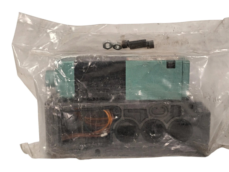 Numatics 082SA415M000061 150 psi Pneumatic Solenoid Valve w/ 24VDC Coil