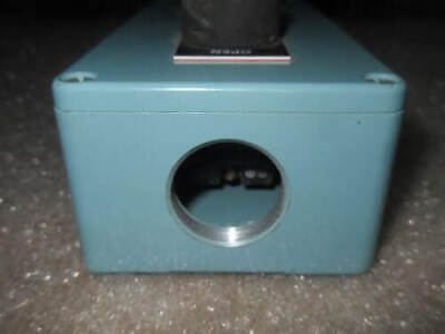 Telemecanique XAP-M3503 OPEN/CLOSE/STOP Push Button Pendant Station