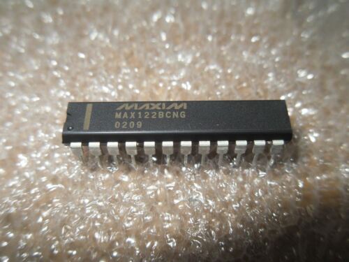1 LOT OF 2 MAXIM MAX122BCNG ANALOG TO DIGITAL CONVERTERS