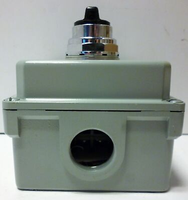 Eaton 10250T7011 Selector Switch in Die Cast Enclosure