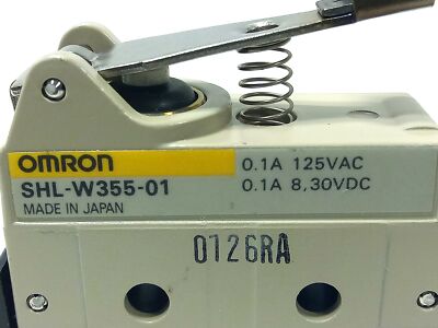 Omron SHL-W355-01 125 V AC 30 V DC Roller Lever Limit Switch
