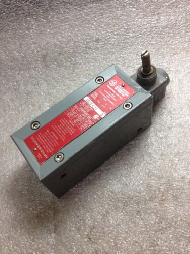 Allen-Bradley 802X-L27 Limit Switch