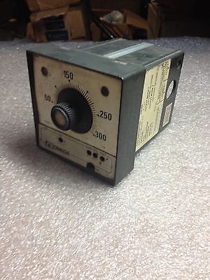 Omega Engineering IM-922B-1 Temperature Controller