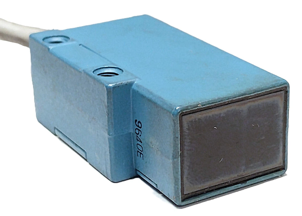 Yamatake Honeywell FE8B-RB6 10-28 V DC Photoelectric Proximity Sensor
