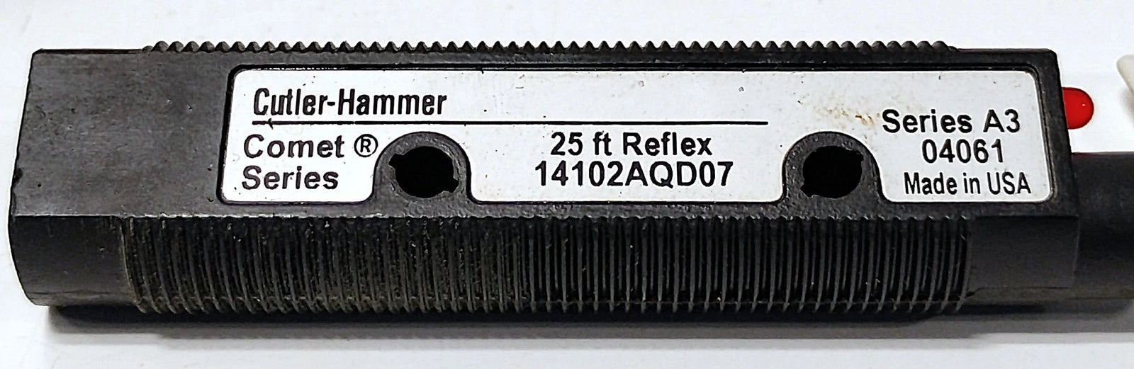 Cutler-Hammer 14102AQD07 10-30 V DC RetroReflective Photoelectric Sensor