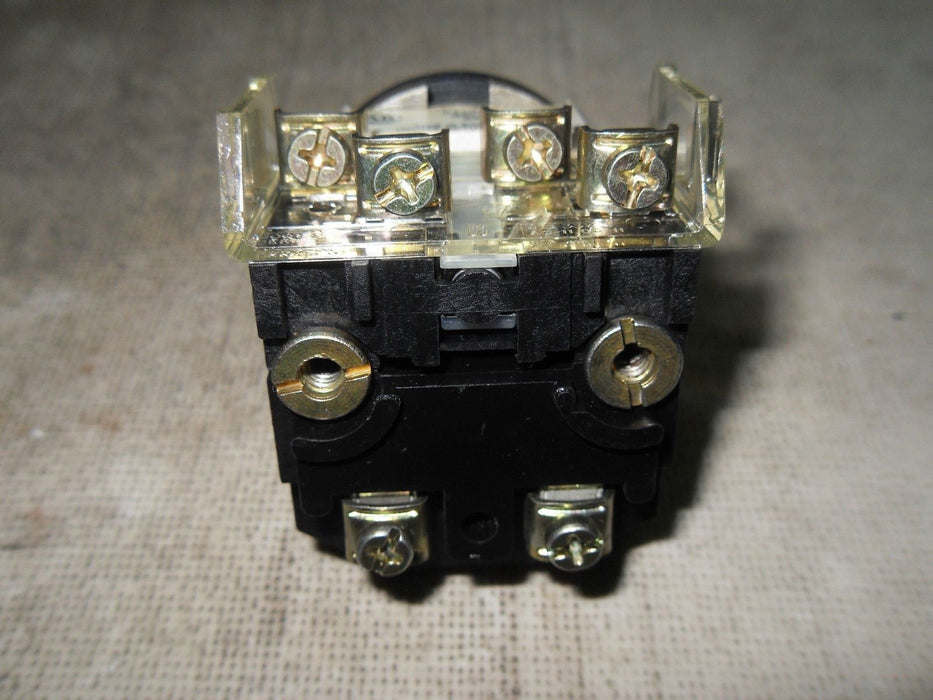 Allen-Bradley 800T-16JA2KQ1AX Ser T 3 Position Selector Switch