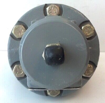 Fisher 98H-2 1/2" NPT 300 PSI MAX 25-75 PSI Spring Range Pressure Regulator