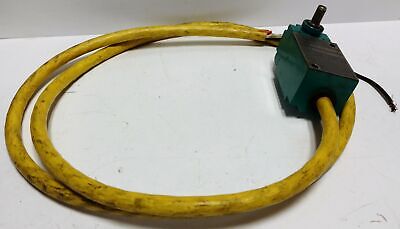 Allen-Bradley 802M-AY5 Prewired Sealed Rotary Limit Switch