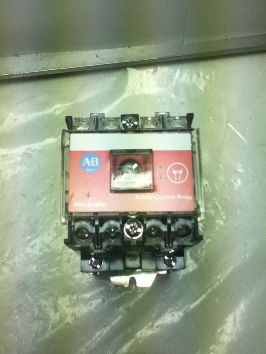 Allen-Bradley 700S-DCP620Z24 SERIES E CONTROL RELAY