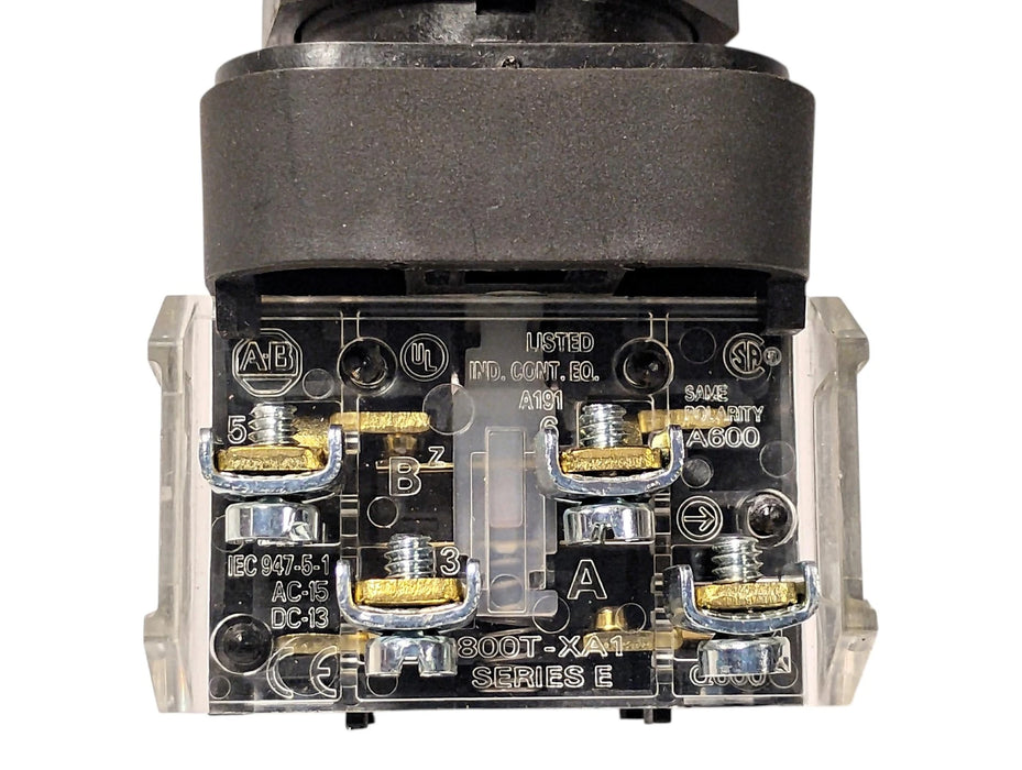 Allen-Bradley 800H-FRXTQ24RA1 Ser F Full Voltage 10 A Illuminated Red Pushbutton