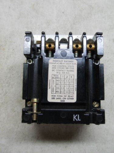 1 Canadian GE CR120AC03002AA 300V Relay