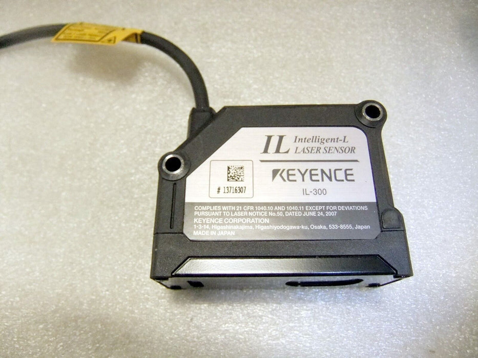 Keyence IL-300 LASER SENSOR