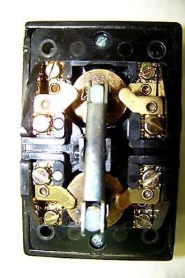 Rees Inc 04062-032 0903 Selector Switch Same Polarity